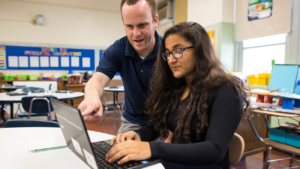 Google Lança Amplo Programa de Capacitação em IA para 6 Milhões de Educadores nos EUA